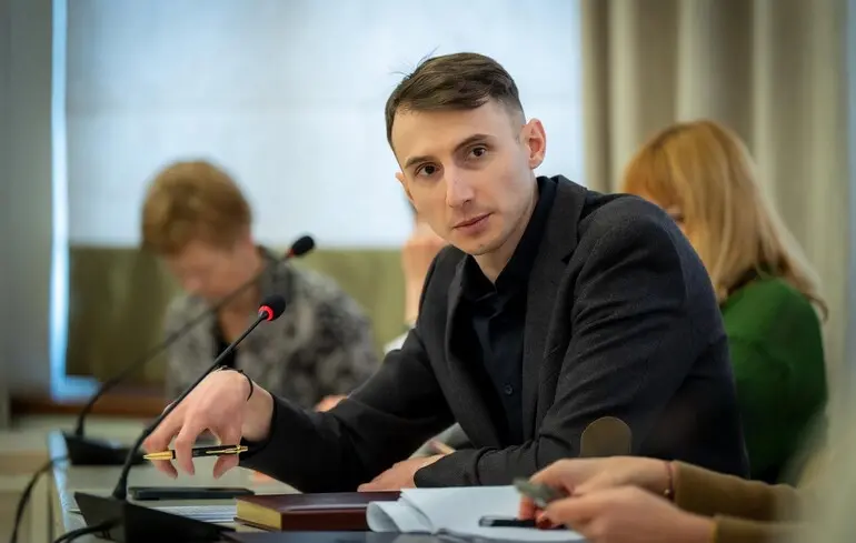 Едем Адаманов
